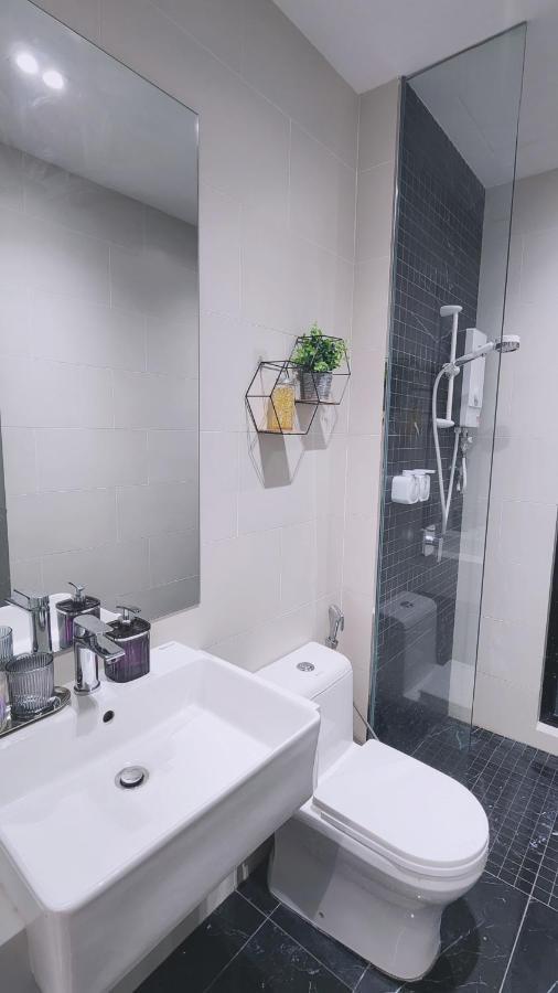 Skypool With Seaview 8Pax Beacon Executive Suites - Georgetown City Centre - 3Km To Komtar Екстериор снимка